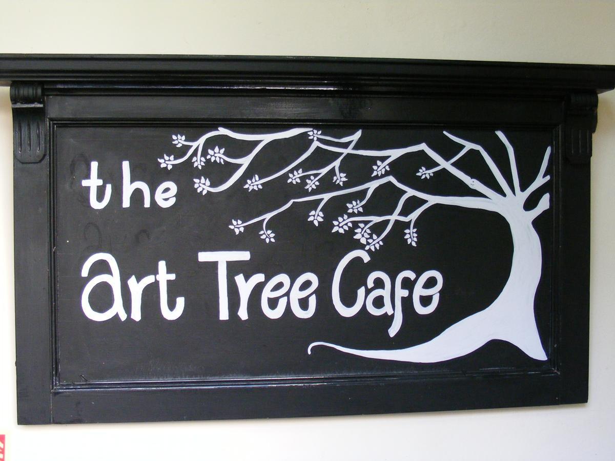 The Tree Inn بود المظهر الخارجي الصورة